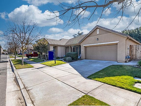 2nd image of 2347 Parkwoods Way