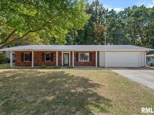 40 Woods Mill Rd, Sherman, IL 62684