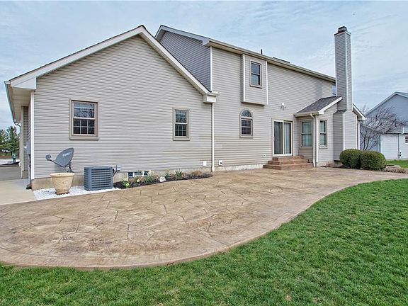 3rd image of 5691 Arlyne Ln