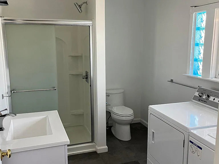 338 Rector St — Photo 9