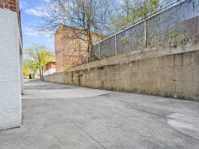 3319 143rd St — Photo 28