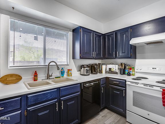 3rd image of 1701 E PICKRELL Drive