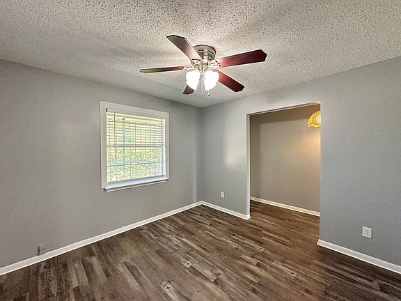 5th image of 118 Zinnia Dr