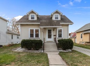 919 W 5th Ave, Oshkosh, WI 54902