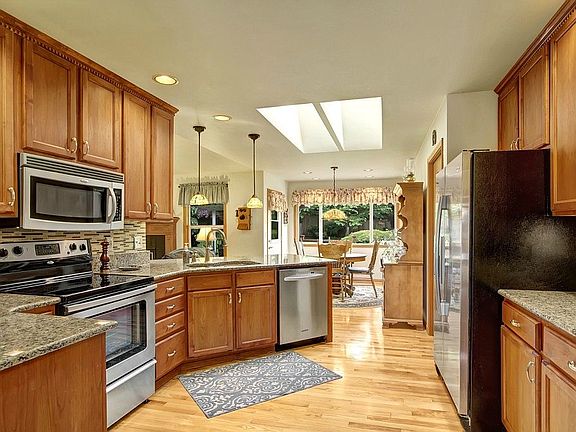 3rd image of 7402 67th St NE