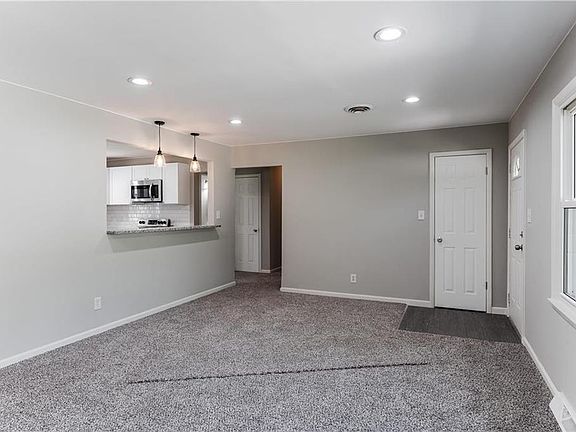 3rd image of 12605 E 34th Ter S