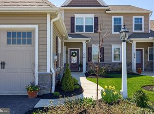 362 Meadow Rose Dr, Lititz, PA 17543