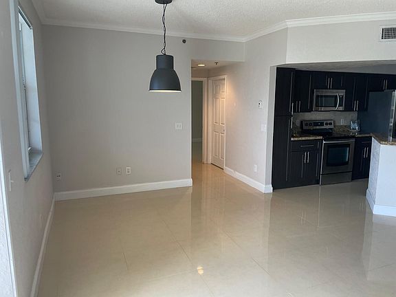 3rd image of 3255 NE 184th St APT 12307
