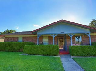 1821 Arkansas St, Gainesville, TX 76240