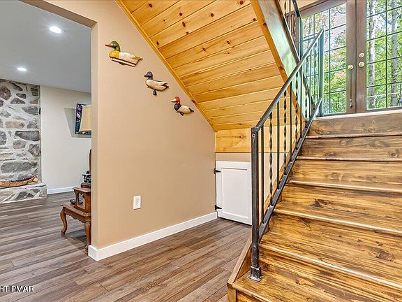 4th image of 235 White Pine Dr