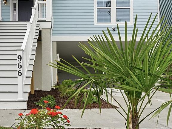 2nd image of 966 W Ocean View Ave