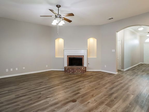 3rd image of 6729 Sierra Madre Dr