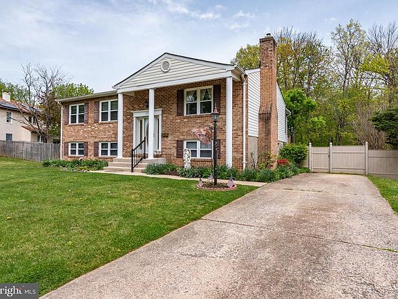 2nd image of 1325 Hickory Springs Cir