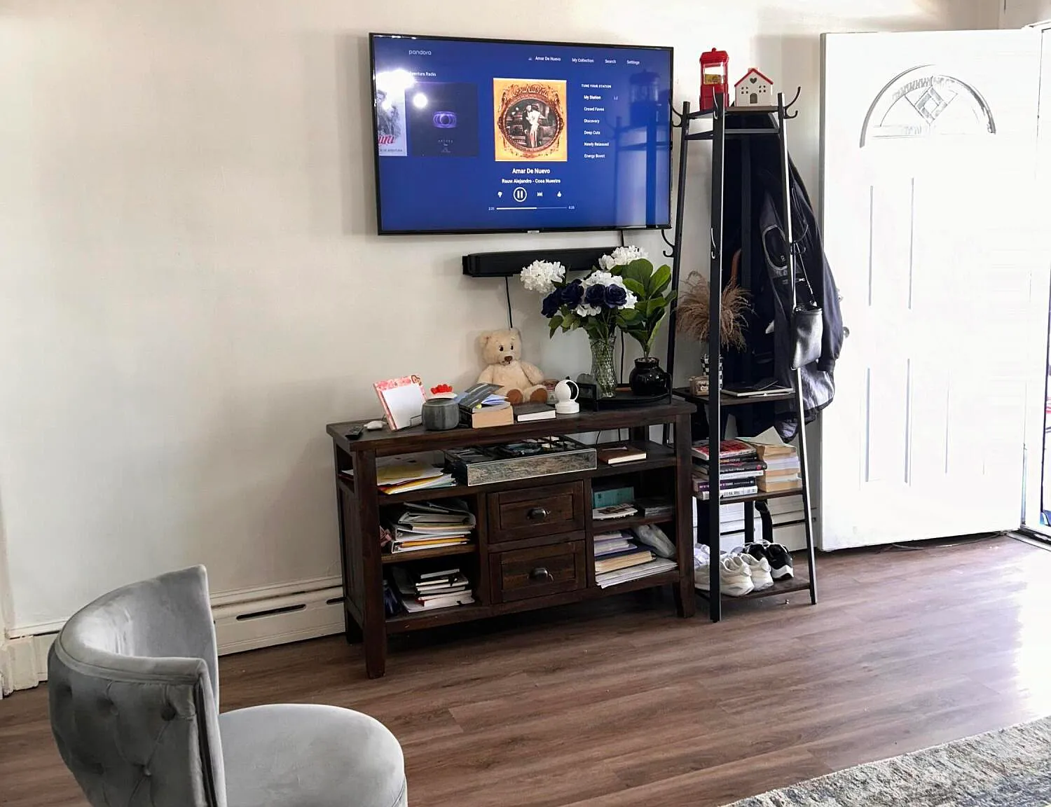 2 bed, 1758 sqft, $3,000 — Photo 1