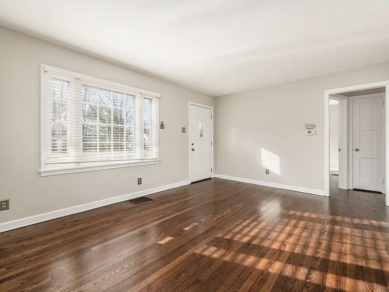 316 E Weisheimer Rd — Photo 8