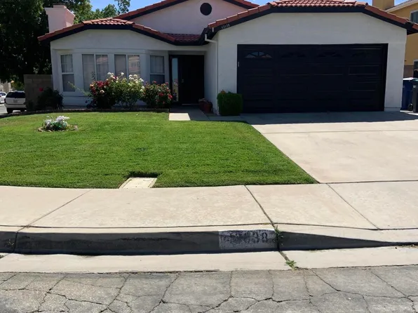 43938 Silver Bow Rd, Lancaster, CA 93535