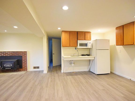 4th image of 14576 SE Newport Way