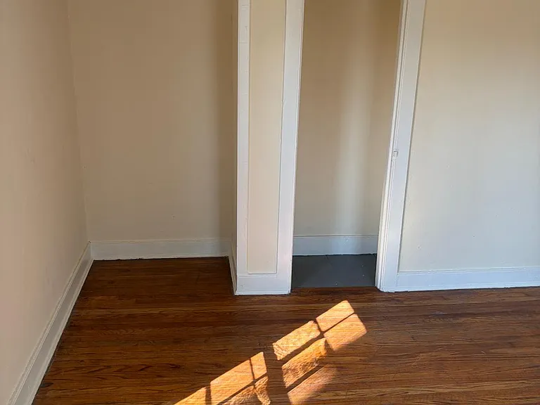 119 Williams St #Y — Photo 5