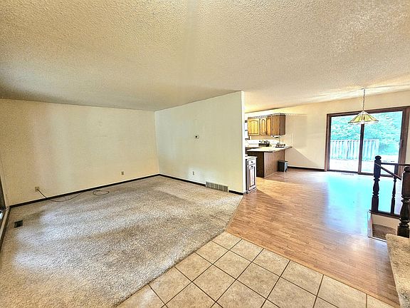 3rd image of 2886 Oak Ct