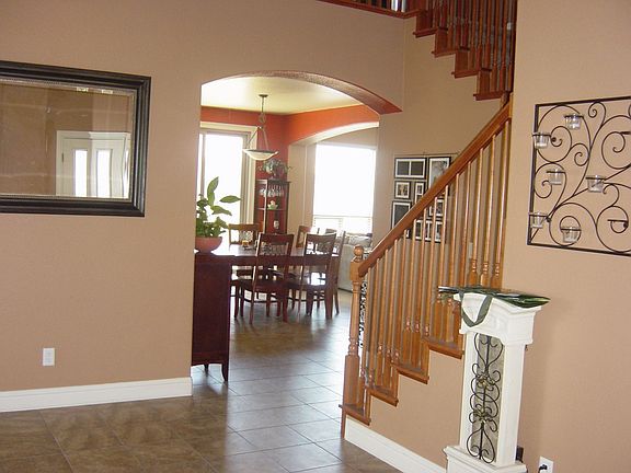3rd image of 201 Serranos Ct