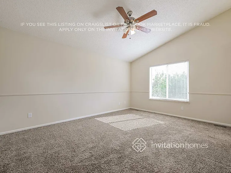 1572 Beacon Hill Dr — Photo 14