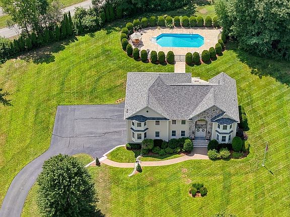 5th image of 7 Jordyn Ln