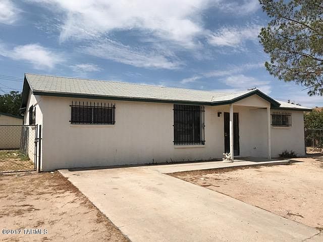 1st image of 841 W Calle Colado