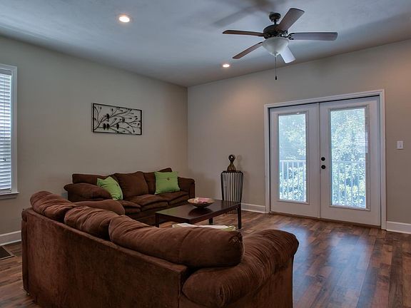 5th image of 1864 Belle Vue Way