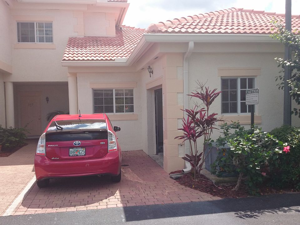 1st image of 556 7th Sq APT 104