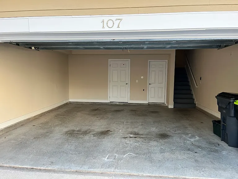 10530 Sablewood Dr — Photo 29
