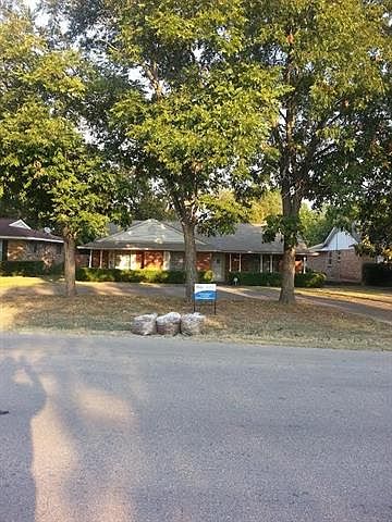 1st image of 3064 Coombs Creek Dr