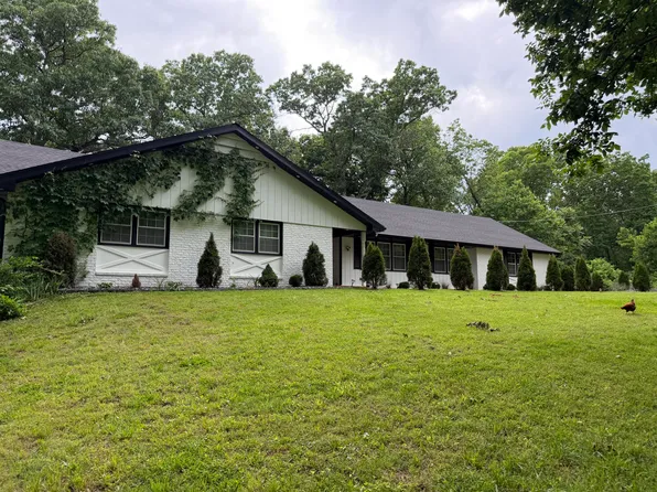 2352 S Valley View Lane, Springfield, MO 65809