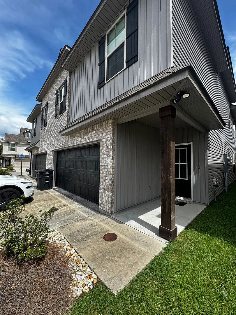 3BD/2.5BA Townhouse for Lease in Creekside Cottages - Now Available — Photo 3