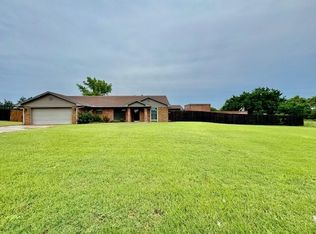 2717 Owen Dr, Clinton, OK 73601