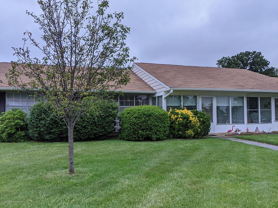 1st image of 1202A Shetland Dr #1001