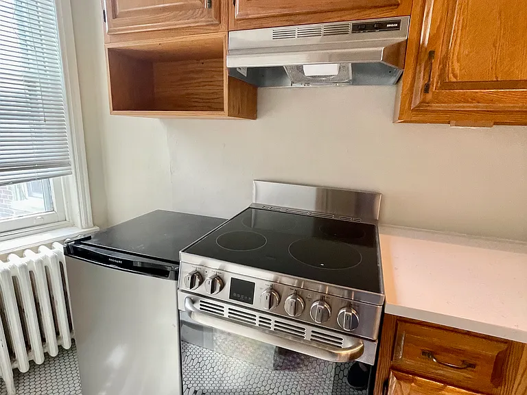 New, Stainiess Steel, 24" Smooth-top, Electric Stove and Range-hood