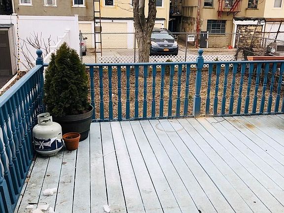 4th image of 2338 27th St #1