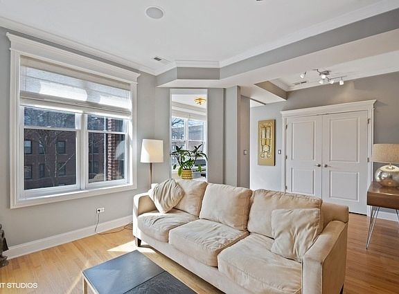 3rd image of 5421 N Glenwood Ave APT 2