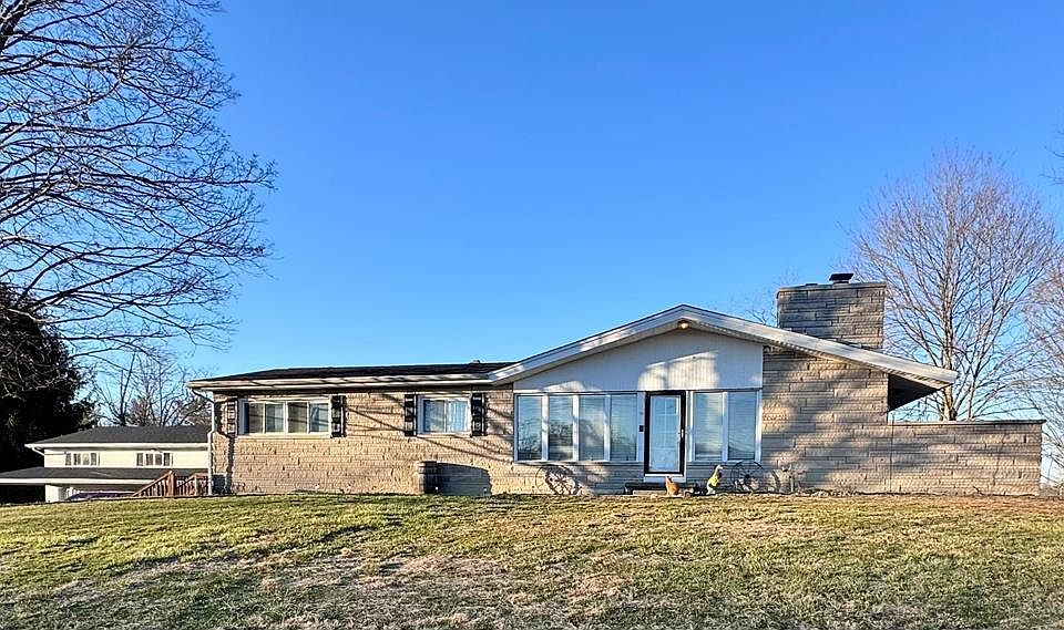 1st image of 1951 Mayhew Rd