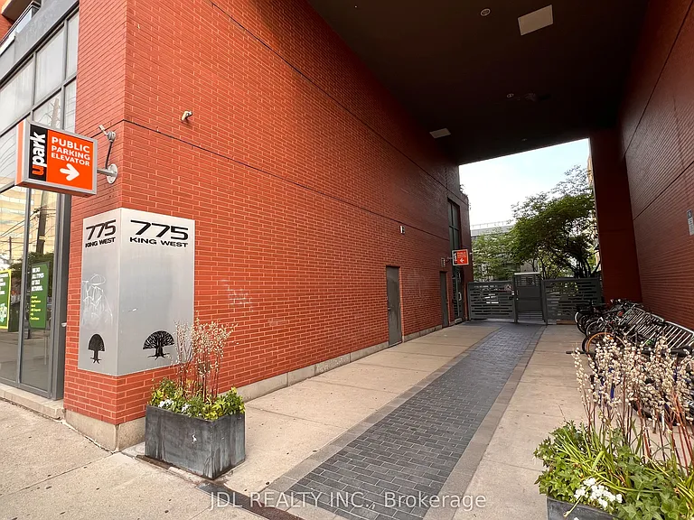 775 King St W #615 — Photo 14