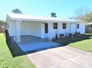 607 Dempsey Ave, Sebastian, FL 32958