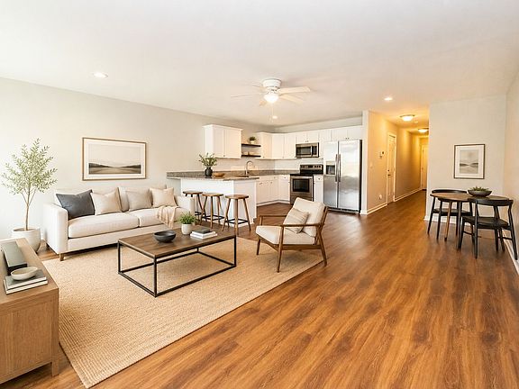 2nd image of 2106 Duncan Ave #102