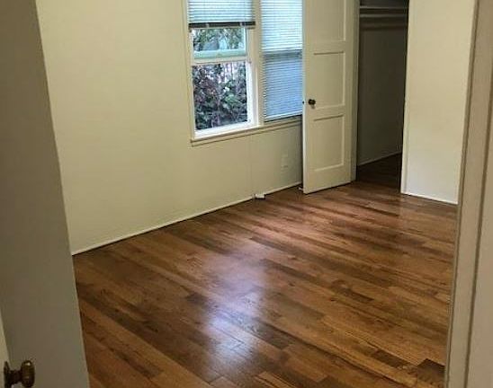 3rd image of 1039 Laurel St APT 1