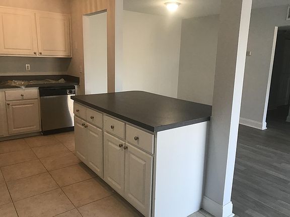 5th image of 492 Banyon Tree Cir #1-206