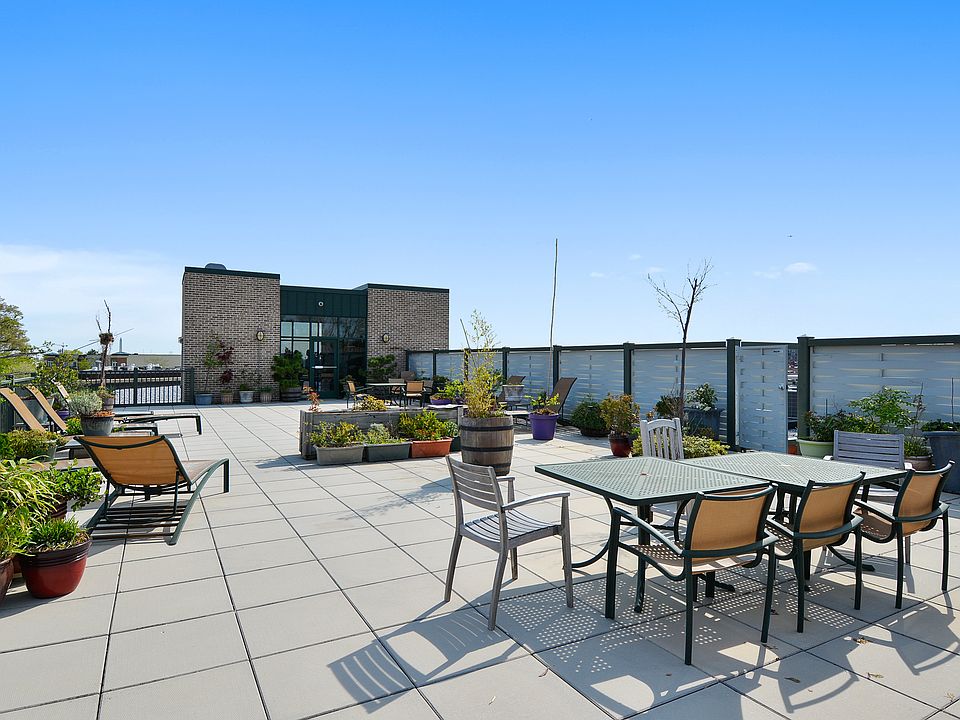 2nd image of 1701 Kalorama Rd NW APT 314