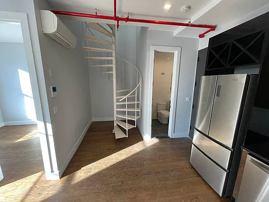 Rented by Delmark Realty LLC | media 5