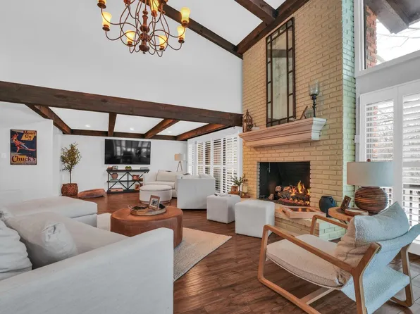 930 Alpine DRIVE #PP3, Fontana, WI 53125