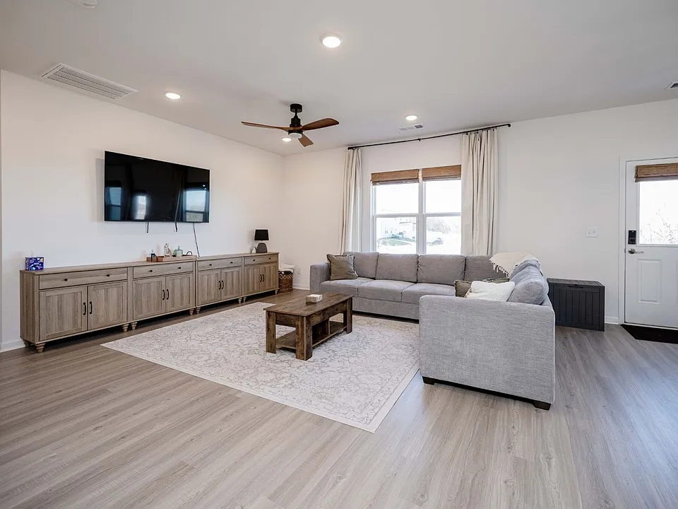 223 Land Breeze Dr
