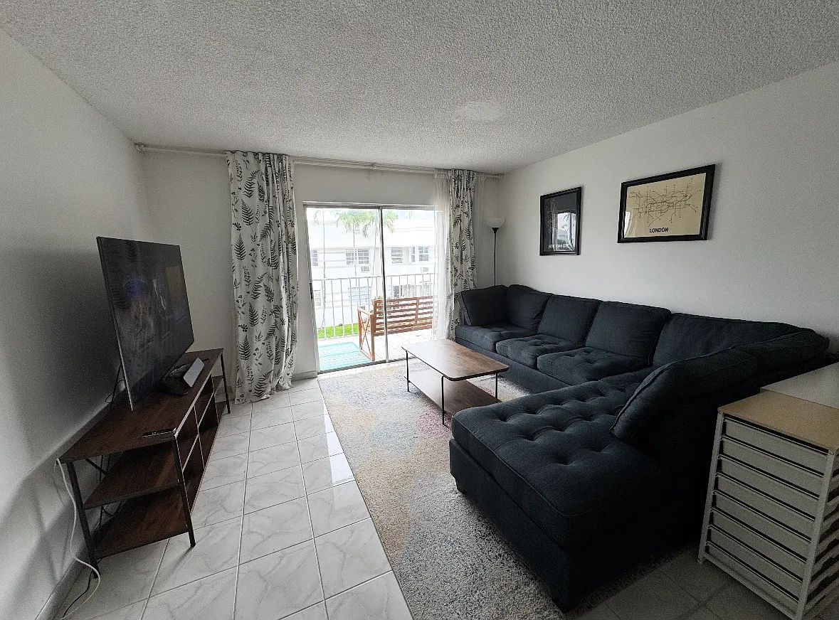 1 bed, 1.5 bath, 735 sqft, $2,495 — Photo 3
