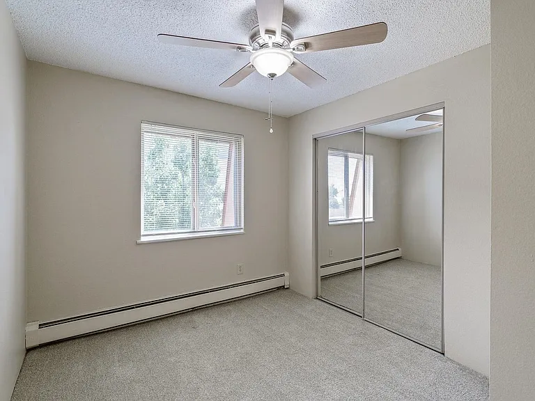 Westport Apartments — Photo 36